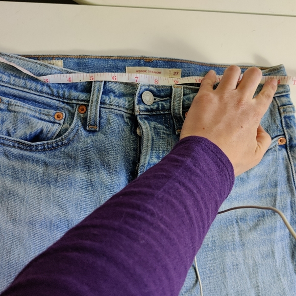 Levi's Wedgie Straight Crop Jeans - Picture 11 of 11